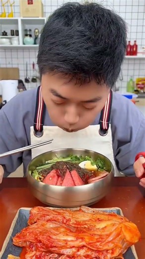 How to make summer special recipe cold noodles with spicy kimchi, it's so delicious and satisfying..