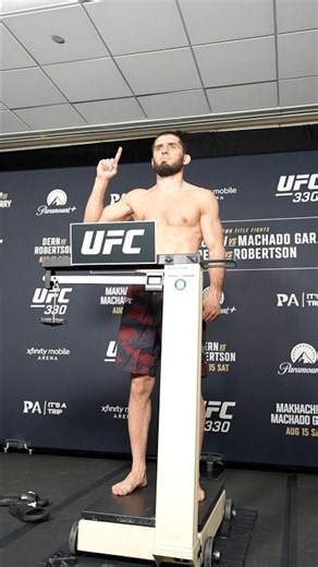 Islam Makhachev makes weight! 🚨 #ufc330