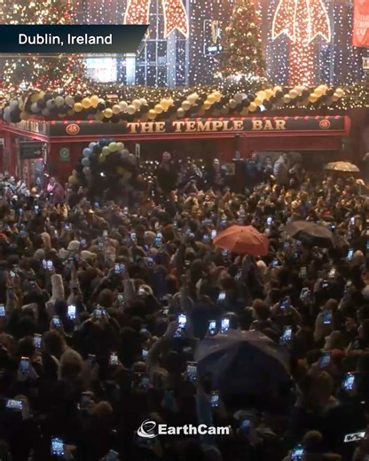 EarthCam on Instagram: "Happy New Year from The Emerald Isle! 🍀#EarthCam is bringing you live coverage of global #NewYears celebrations, including the festive vibes from The Temple Bar Pub. Tune in to experience the magic of Dublin ringing in 2026!"