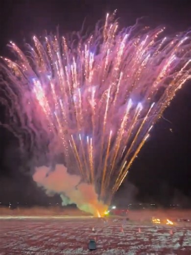 688 SHOTS SUPER FIREWORKS CAKE by GUANDU FIREWORKS 2026 #fireworks #fireworkshow #huge #pyro #fyp #4ofjuly