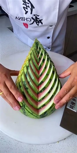 # Watermelon cutting method