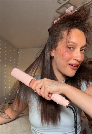 REAL OR FAKE?? these results are definitely real 💅🏼 #wavytalk #curlyhair #curlytostraight #ad @wavytalkofficial Steam Sesh Straightener #wavytalksteamhairstraightener