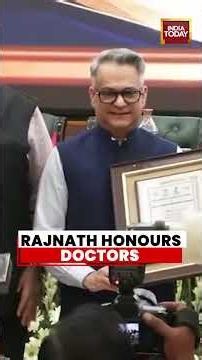 Rajnath Singh Honours Top Doctors at IMA Awards, Presents Lifetime Achievement Honours #shorts