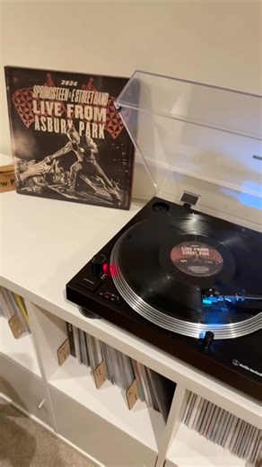 Bruce Springsteen live from Asbury Park #vinyloftoday #vinylrecords #brucespringsteen #rsd ￼