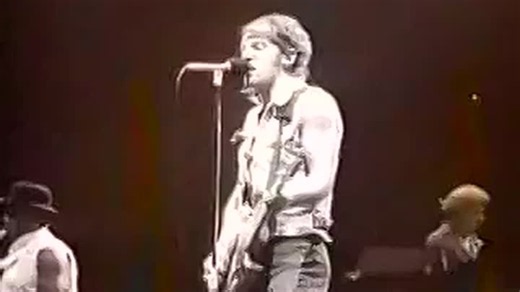 Bruce_Springsteen_Cover_me_live_1791989319316.mkv