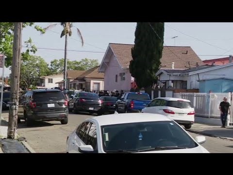Armed man shot and killed by Oakland police | KTVU