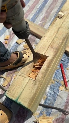 Mortise and Tenon craft: Boring mortises in wood columns