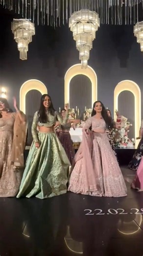 Deewana hai Dekho | Bride & Bridesmaids #indianwedding #weddingdance
