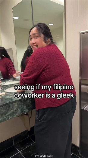 i overheard her room talk about the Glee reboot so i wanted to gag her with a reference from my FAVE moment from the entire series 😭 also this is fierce cause she really is giving sunshine corazon 🙂‍↕️ also before yall start, yes our office only has one bathroom and it’s gender neutral asf (we are woke) #gay #officelife #glee #singing #fyp