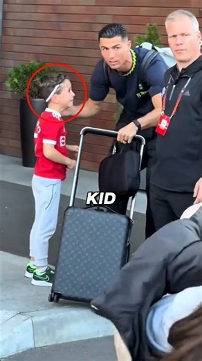 Ronaldo Made This Kid Cry on the Street #shorts #ronaldo #viral