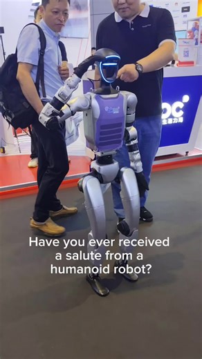 Have you ever received a salute from a humanoid robot? This next-gen humanoid is redefining human–robot interaction—capable of precise movements, responsive gestures, and real-time engagement. #HumanoidRobot #Robotics #AI #FutureTech #ArtificialIntelligence