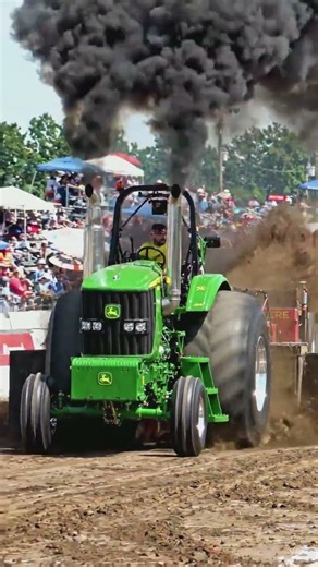 John Deere Tractor Power Explosion at USA Farm Event 🚜🔥 #shorts