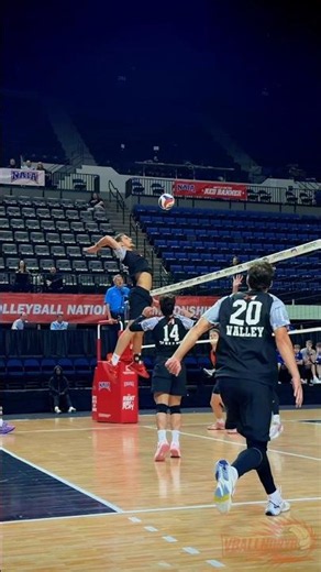 Why You Feed Your Middle 🏐💥 | Missouri Valley Volleyball