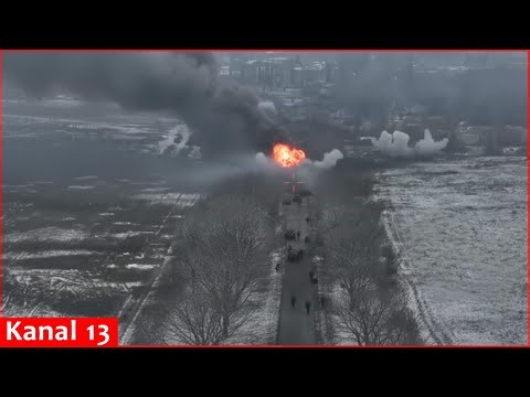 Ukrainian artillery destroyed Russian military convoy advancing toward Pokrovsk halfway along route