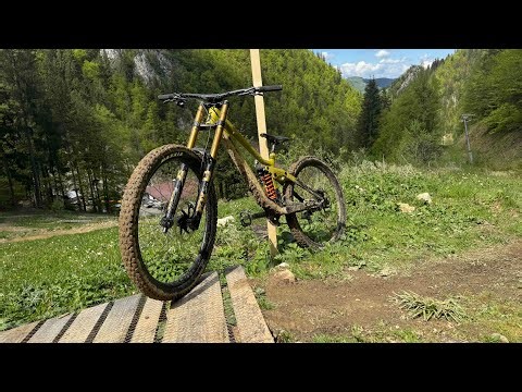 2024 Scott Gambler 900 Tuned Carbon 29" Downhill MTB - Bike Check
