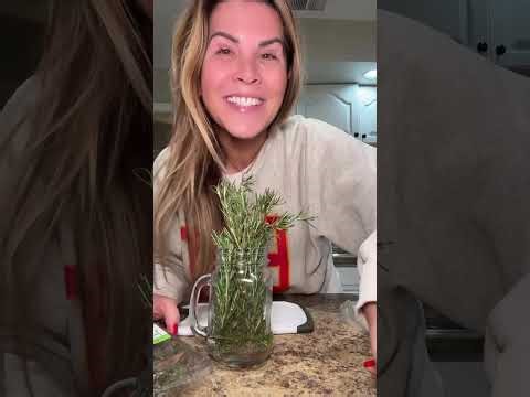 👉 GORGEOUS Roasted Turkey Breast & Homemade Gravy | One Adaptable Method #PhillyFoodGirl ✔️