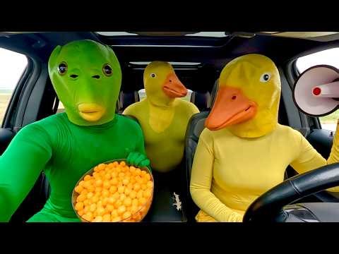 Rubber Ducky Surprises Alien, Police & Puppy in Car Ride Chase