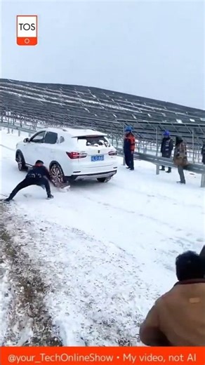 HUMAN POWER car rescue on ice ❄️🚗💪 #shorts #skills #strength #teamwork #satisfying