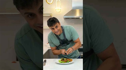 A python burger faced a five-star chef - and the judge had to decide