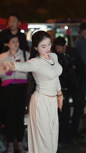 Lebobo, sweet Tibetan dance beauty