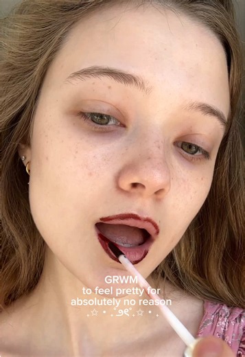 Glowy Makeup Look Tutorial | Easy Freckle Lipstain GRWM