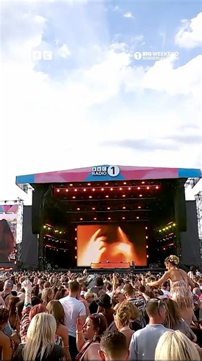 the sound of summer 🥹 #bigweekend #sonnyfodera #clementinedouglas #radio1 #festival