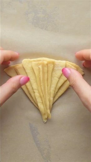 Make croissants easily with this hack 🥐