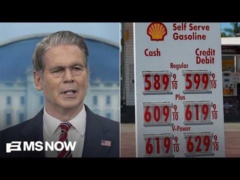 Americans are 'trying to get through the day' while Wall Street rakes in big returns