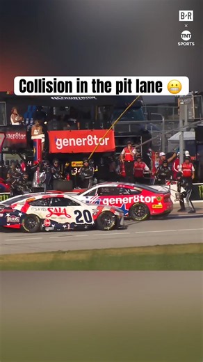 BIG pit stop collision at Chicagoland Speedway 😳