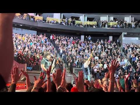 Jake Clemons' Epic Sax Solo! The Music Soup Live Concert Videos. ‪@brucespringsteen‬