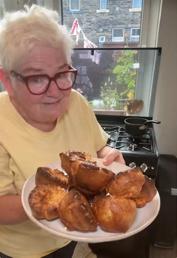 Little throw back Sunday to my Yorkshire puds 10 min gas 8 20 min gas 6 #yorkshire #puddings #yorkshirepudding