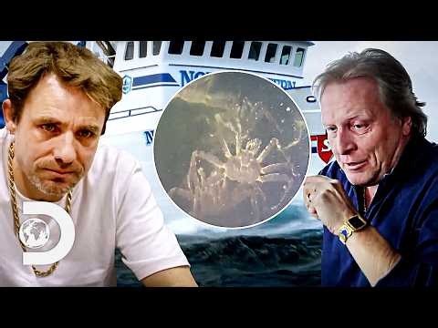 Jake Anderson LOSES Control In 25-Foot Waves! | Deadliest Catch