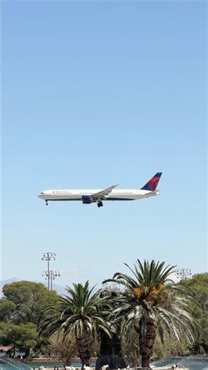 Delta Air Lines Boeing 767-400 flies over Sunset Park, Las Vegas | N844MH | #planespotting