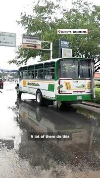 Colombia orders military deployment near border with Venezuela