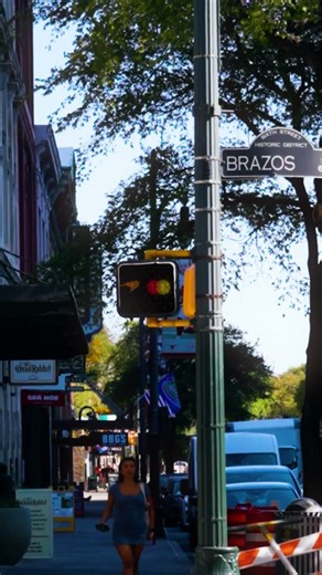 Look both ways before crossing ↔️