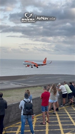 Easyjet smooth landing at Madeira Airport with a great crowd watching at the spot ✈️