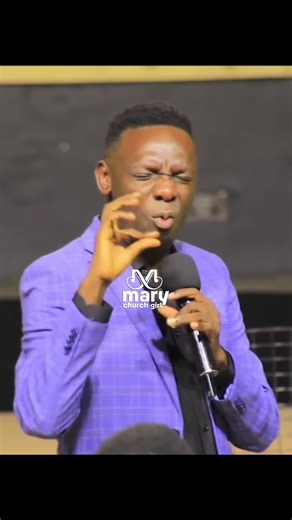 Daughter of God wematiireko✍🏼💃🏼💃🏼💃🏼@Pastor Wilson Bugembe @The worship house nansana #pastorwilsonbugembe #theworshiphousenansana #marychurchgirl