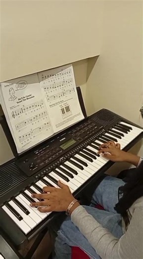 Electronic Keyboard - Beginner student #beginnerkeyboard #learnmusic