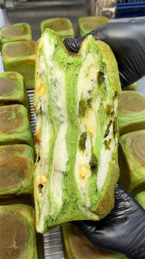 Fluffy Matcha Bread #japanesefood