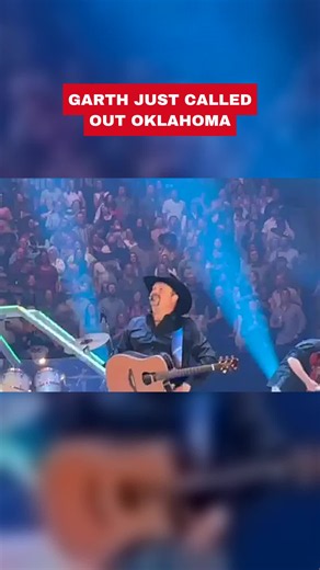 Garth Brooks called out Oklahoma on stage in Tulsa 🤠 Is he right? Drop your state 👇 #GarthBrooks #Oklahoma #Tulsa #countrymusic #BOKCenter #concert
