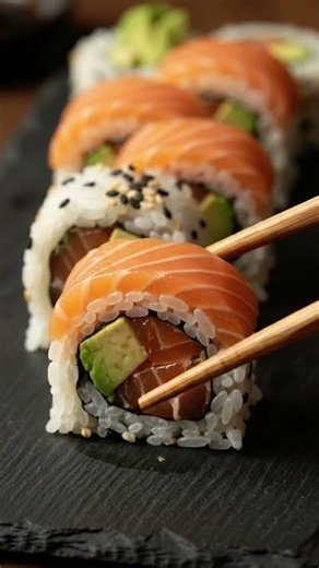 🇯🇵 2/5: The Easy Sushi Roll Trick Nobody Tells You #sushi #recipe