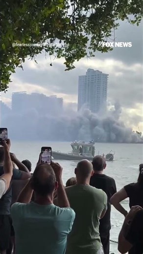 LANDMARK LEVELED: Iconic Miami building demolished #foxnews #news #shorts #miami #hotel