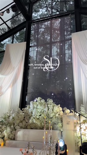 beautiful and timeless decoration by @D’renjis Seri Pengantin 🦢🕊️ #weddingcontentcreator #wcc #weddingdecor #malaysiawedding #fypシ