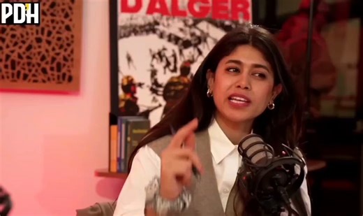 🗣️ Rima Hassan : « Le temps du porte-parolat est terminé. » Panot, Soudais, Bompard, Aubry, Coquerel, Léaument et compagnie vont bientôt en faire les frais ! Hâte de voir le spectacle ! ⏳😁