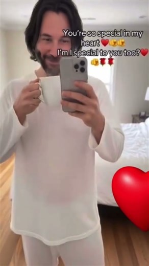 DO YOU LOVE ME BACK HONEY?? #nostalgia #music #keanu #keanureeves #shortvideo #shortsfeed #shorts