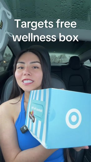 Let’s see what’s in the Target free wellness box. @target #target #freebox #wellnessbox #targetfreesamples #freesamples