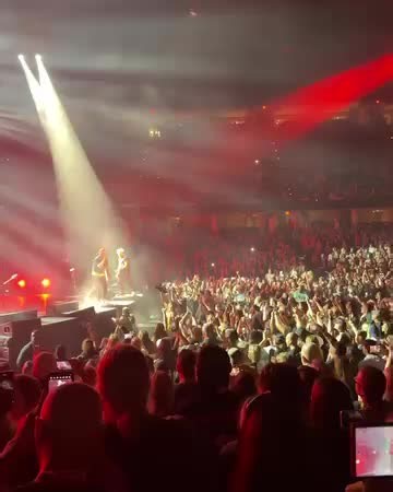 Throwback othe boys performing Cut The cord on The DKD Tour. #Moments #Liveperformance #Shinedown #Ontour #throwback