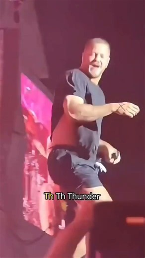 #thunder #imaginedragons #performance #viral #music #trendingshorts #trending #shortvideo #subscribe