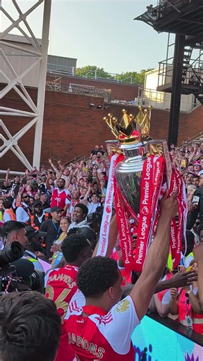 ARSENAL THROUGH AND THROUGH ❤️‍🔥