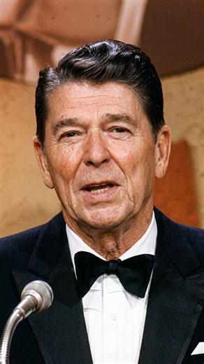 Ronald Reagan roasts George Burns 🤭